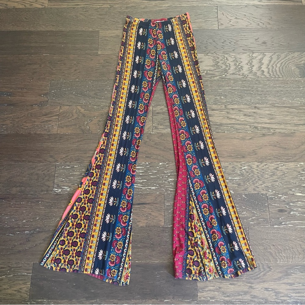 XS Novella Royal Janis Bells Red Ethnic Print